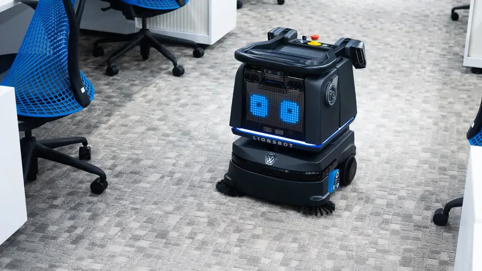 LionsBot R3 Vac